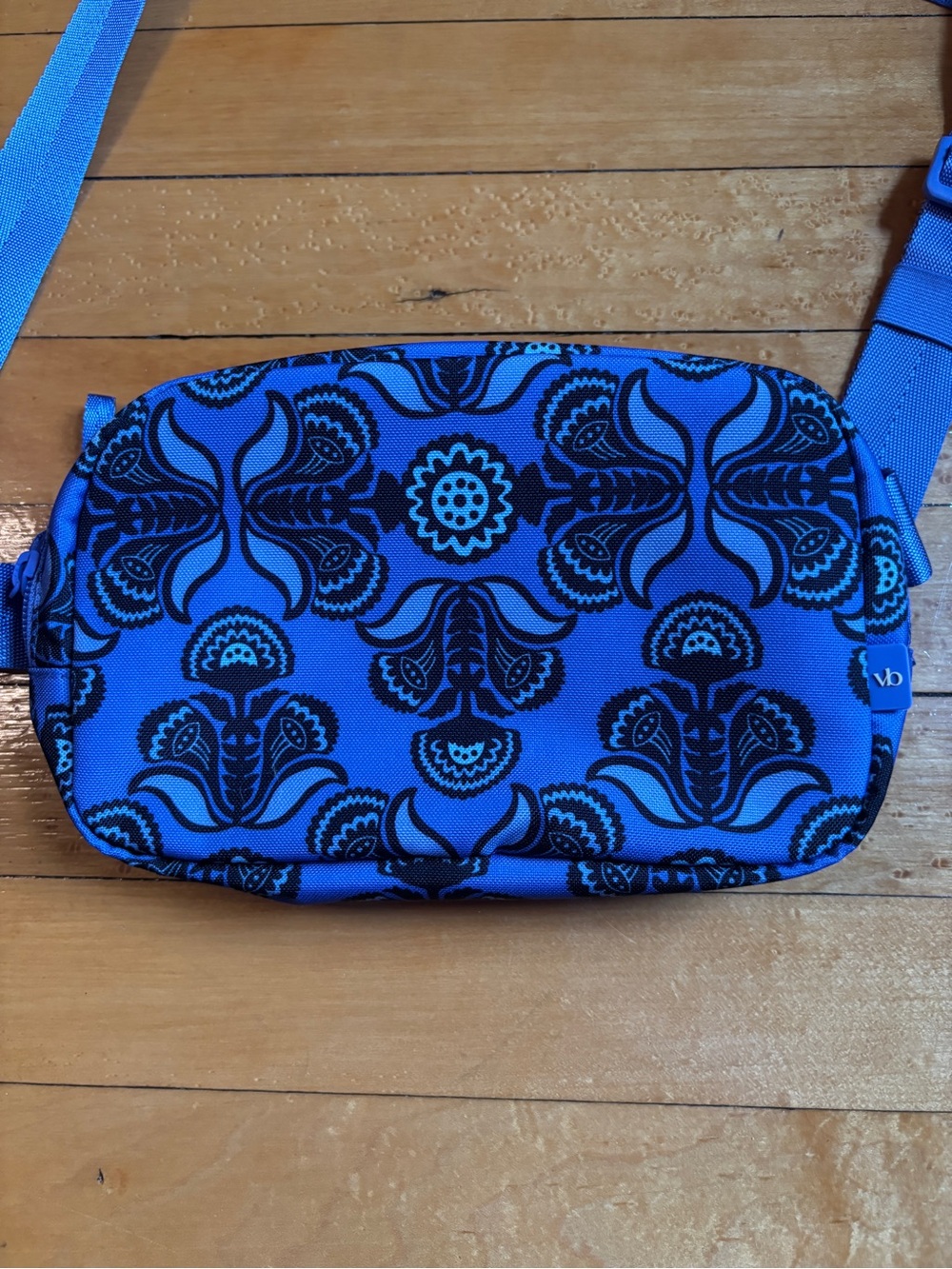 NWOT Vera Bradley Lighten Up Large Cube Belt Bag | Floral Blue Fanny Pack - Picture 2 of 16